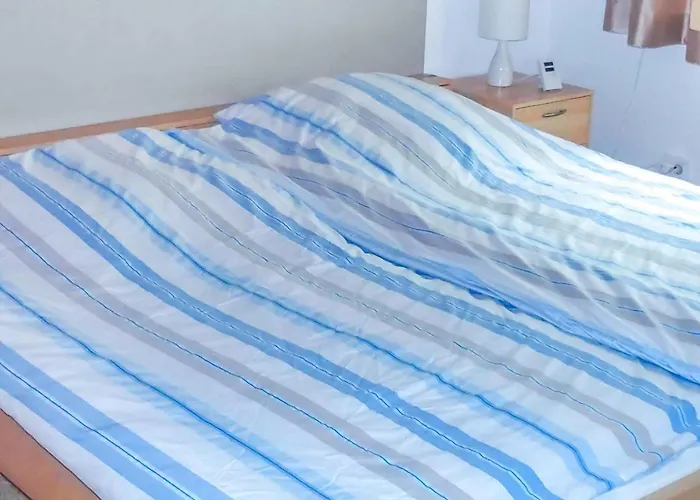 בית נופש 1 Bedroom Awesome In *